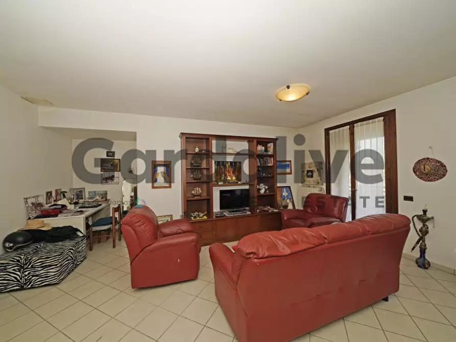 Immagine 3 di Appartamento in vendita  in Via Boschette 6 a San Felice Del Benaco