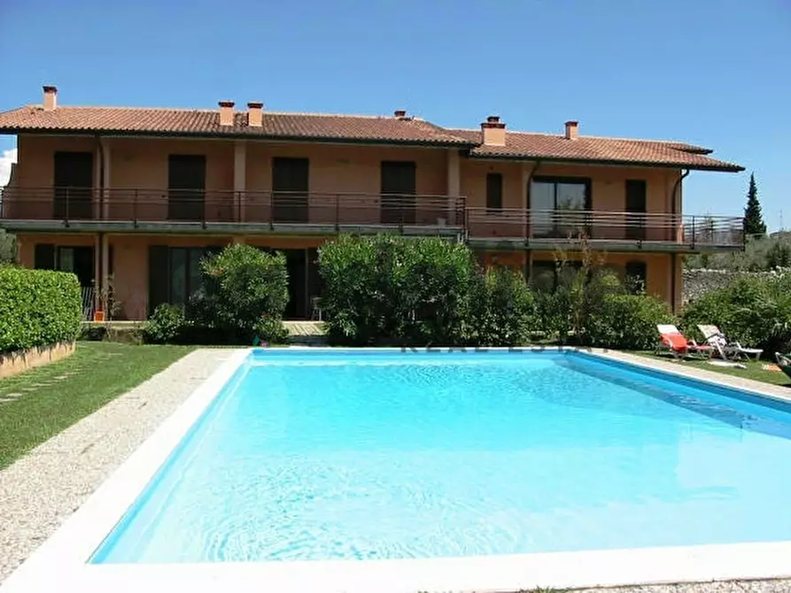 Immagine 12 di Appartamento in vendita  in Via Boschette 6 a San Felice Del Benaco