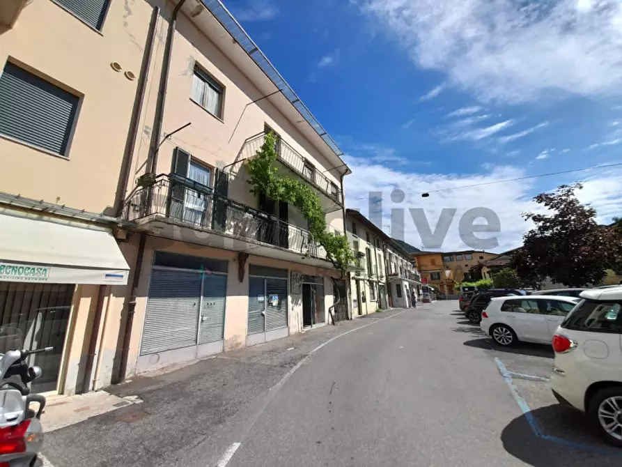 Immagine 1 di Rustico / casale in vendita  in Piazza Sergio Bresciani 19 a Salò