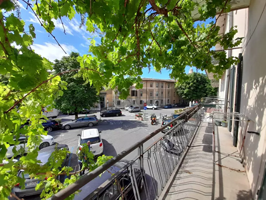 Immagine 3 di Rustico / casale in vendita  in Piazza Sergio Bresciani 19 a Salò