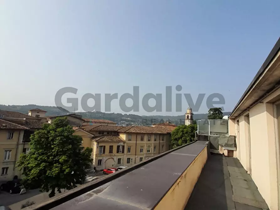 Immagine 28 di Rustico / casale in vendita  in Piazza Sergio Bresciani 19 a Salò