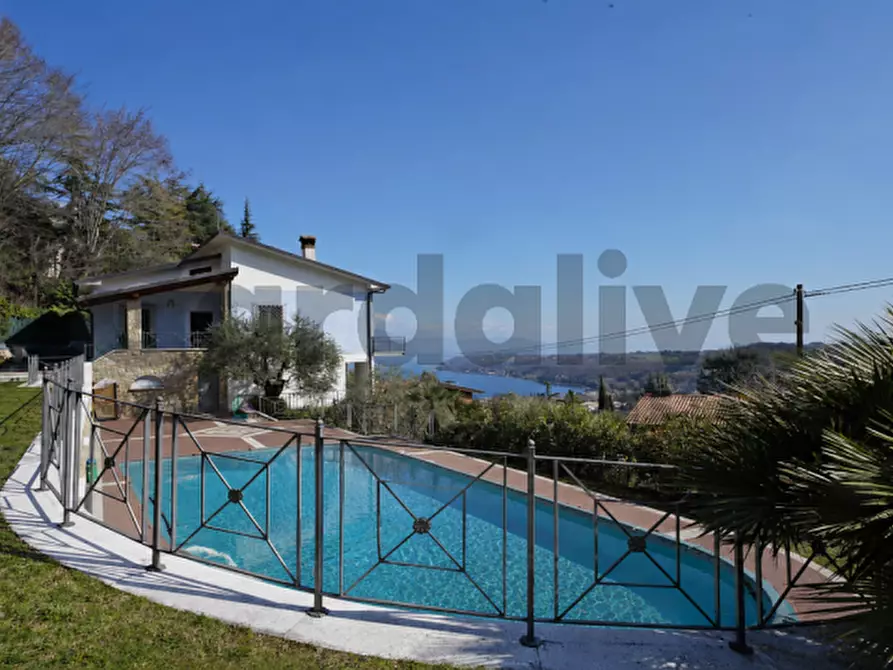 Immagine 1 di Villa in vendita  in Via Bocca di Croce 22 a Salò