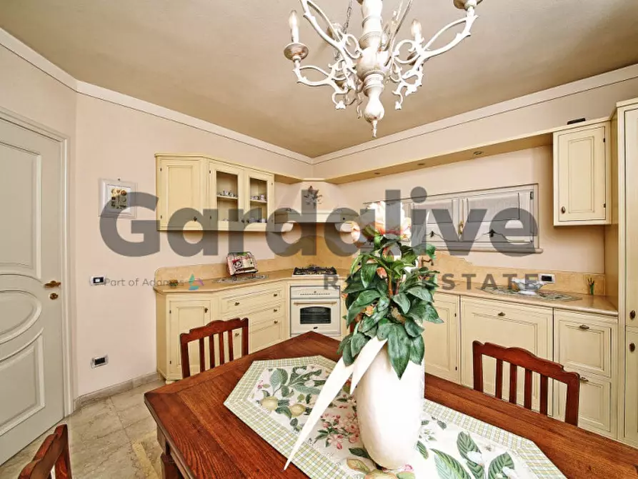 Immagine 11 di Villa in vendita  in Via Cominelli 30 a San Felice Del Benaco