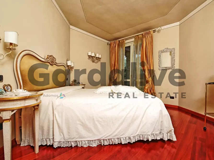 Immagine 15 di Villa in vendita  in Via Cominelli 30 a San Felice Del Benaco