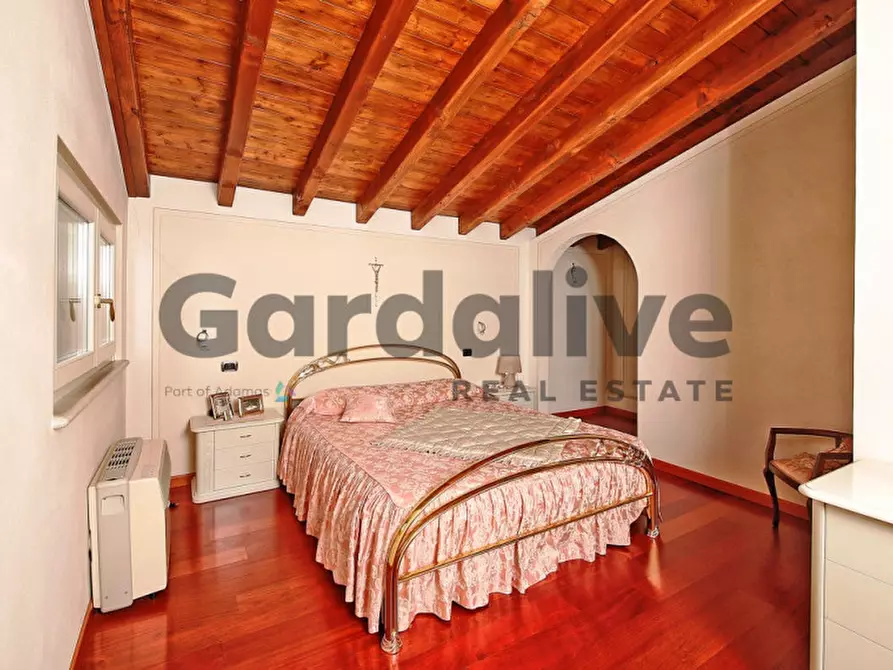 Immagine 18 di Villa in vendita  in Via Cominelli 30 a San Felice Del Benaco