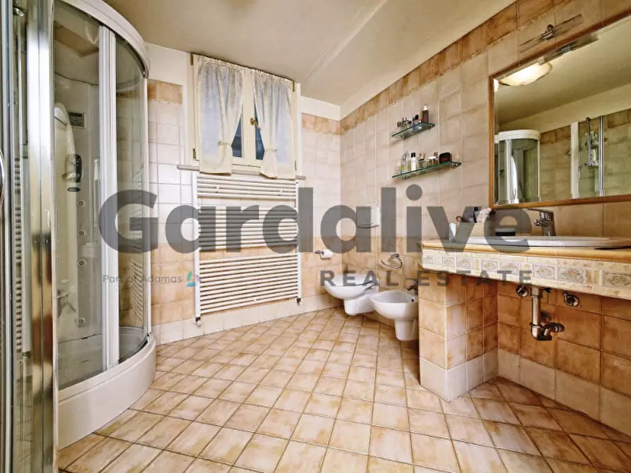 Immagine 26 di Villa in vendita  in Via Cominelli 30 a San Felice Del Benaco