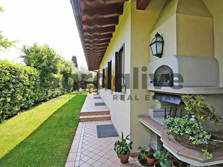 Immagine 31 di Villa in vendita  in Via Cominelli 30 a San Felice Del Benaco