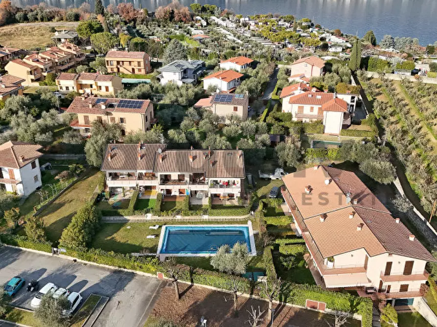 Immagine 12 di Appartamento in vendita  in Via Boschette 6 a San Felice Del Benaco