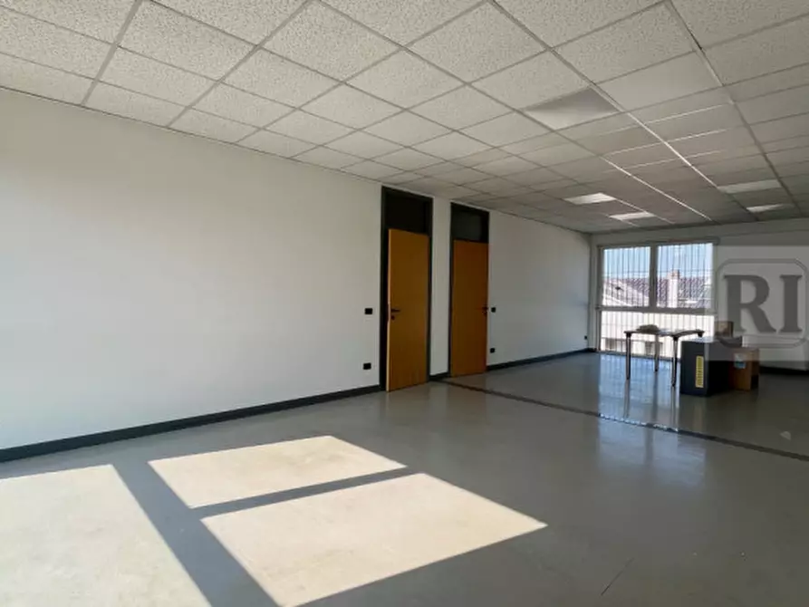 Immagine 3 di Ufficio in affitto  a Limena