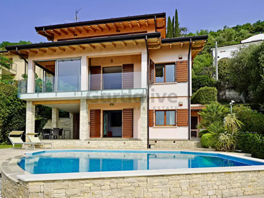 Immagine 2 di Villa in vendita  in Via Pulciano Gaino 23 a Toscolano-Maderno