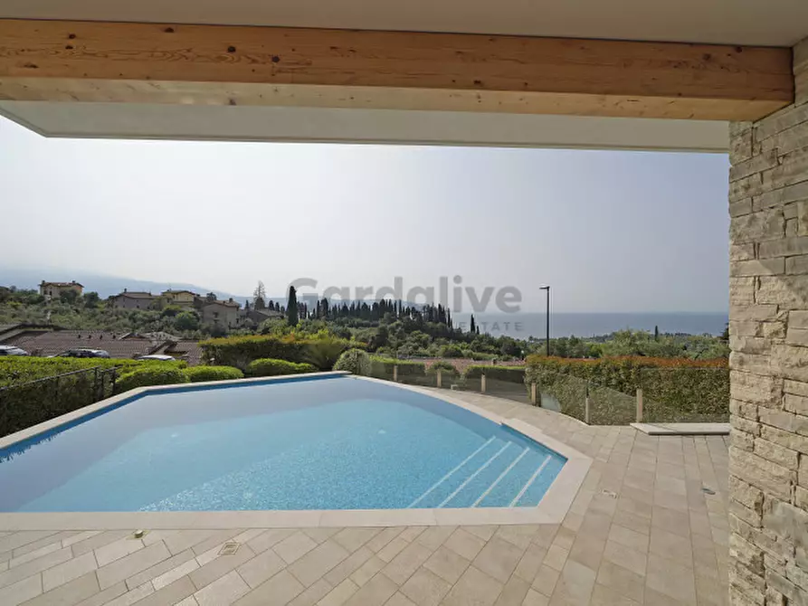 Immagine 3 di Villa in vendita  in Via Pulciano Gaino 23 a Toscolano-Maderno