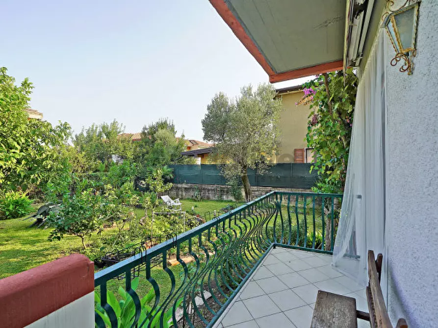 Immagine 1 di Appartamento in vendita  in Via Gaetano Donizetti a Toscolano-Maderno