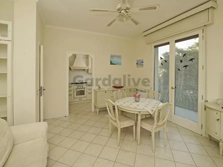 Immagine 4 di Appartamento in vendita  in Via Gaetano Donizetti a Toscolano-Maderno