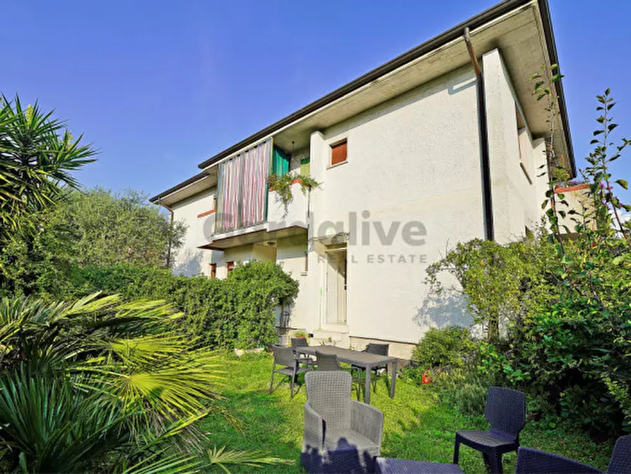 Immagine 5 di Appartamento in vendita  in Via Gaetano Donizetti a Toscolano-Maderno