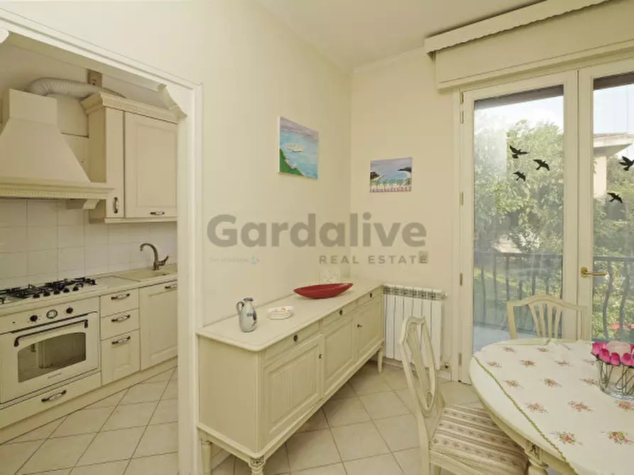 Immagine 8 di Appartamento in vendita  in Via Gaetano Donizetti a Toscolano-Maderno