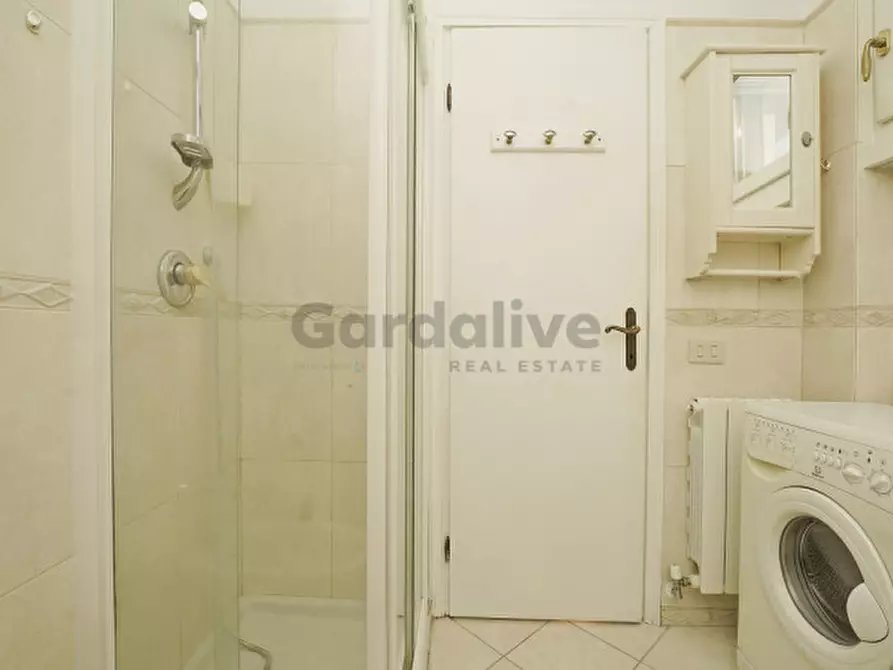 Immagine 12 di Appartamento in vendita  in Via Gaetano Donizetti a Toscolano-Maderno