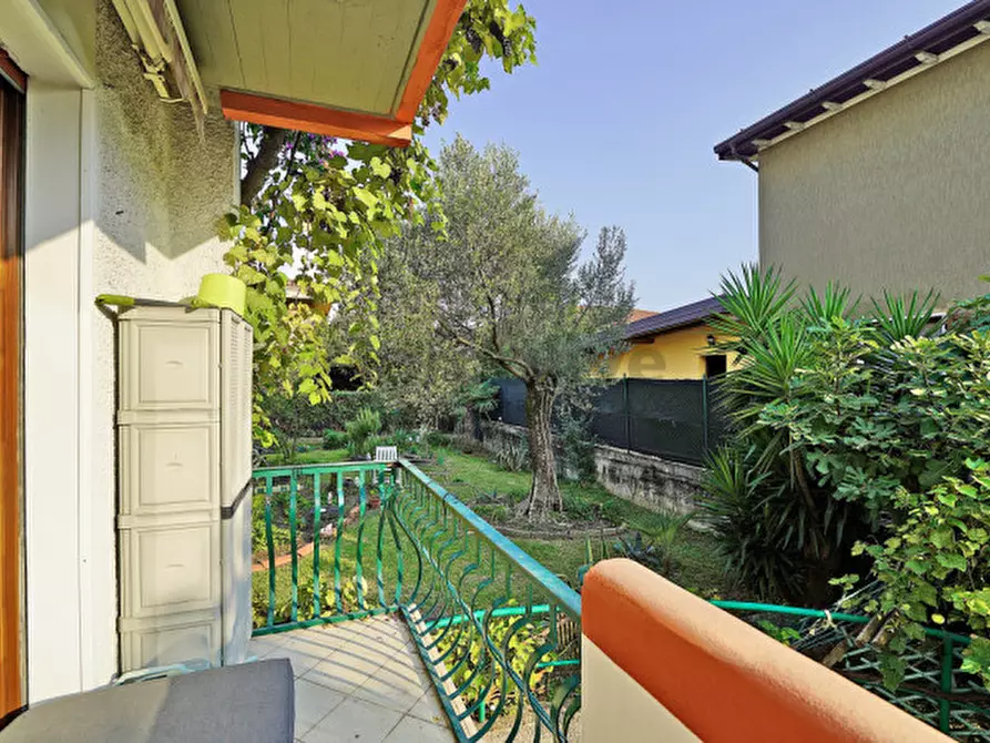 Immagine 15 di Appartamento in vendita  in Via Gaetano Donizetti a Toscolano-Maderno