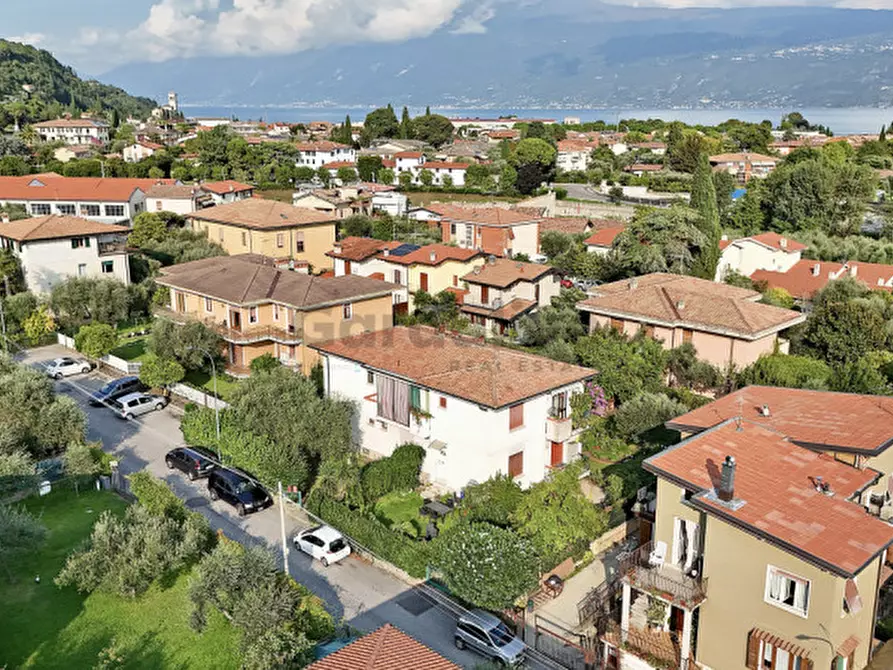 Immagine 16 di Appartamento in vendita  in Via Gaetano Donizetti a Toscolano-Maderno