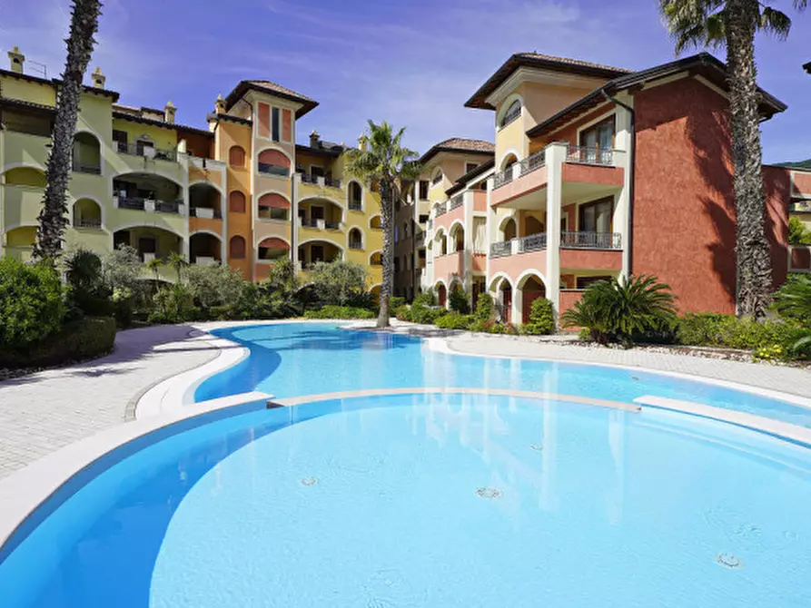 Immagine 3 di Appartamento in vendita  in Via Lungolago Giuseppe Zanardelli a Toscolano-Maderno