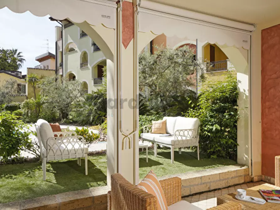 Immagine 8 di Appartamento in vendita  in Via Lungolago Giuseppe Zanardelli a Toscolano-Maderno