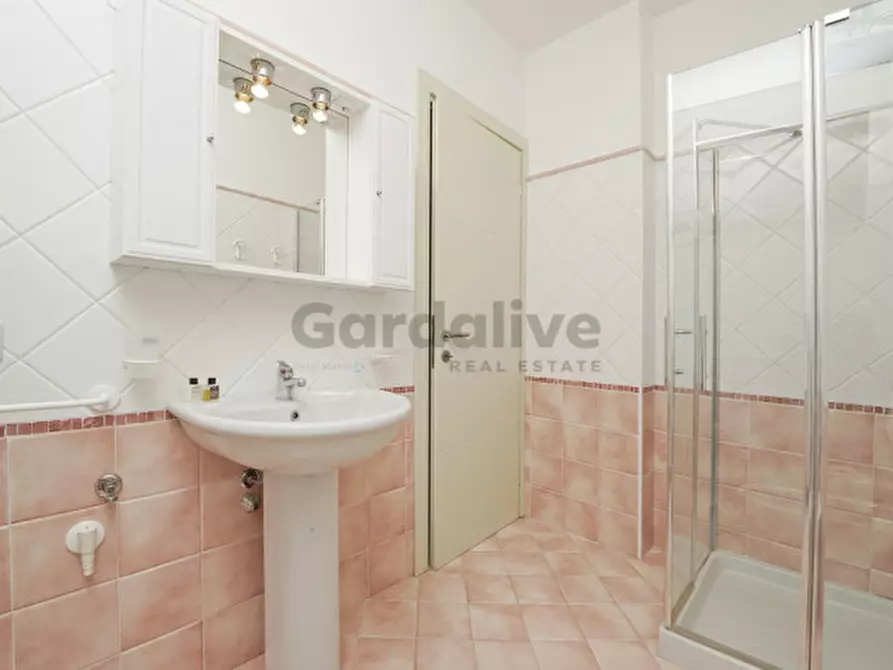 Immagine 21 di Appartamento in vendita  in Via Lungolago Giuseppe Zanardelli a Toscolano-Maderno