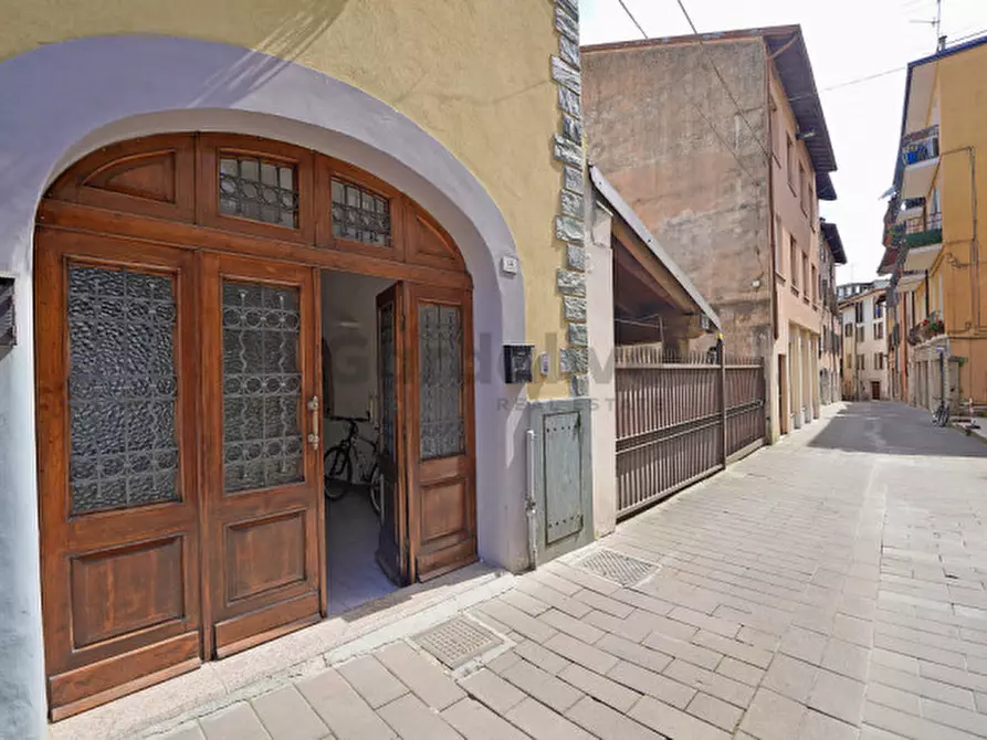 Immagine 10 di Palazzo in vendita  in Via Garibaldi a Toscolano-Maderno