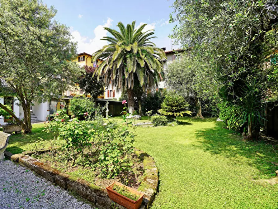 Immagine 12 di Palazzo in vendita  in Via Garibaldi a Toscolano-Maderno