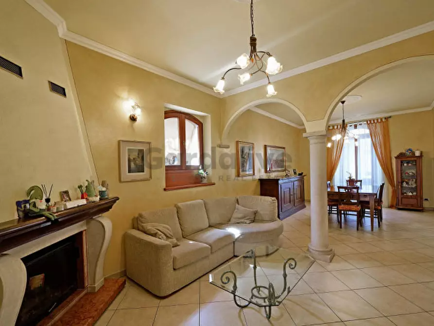 Immagine 16 di Palazzo in vendita  in Via Garibaldi a Toscolano-Maderno