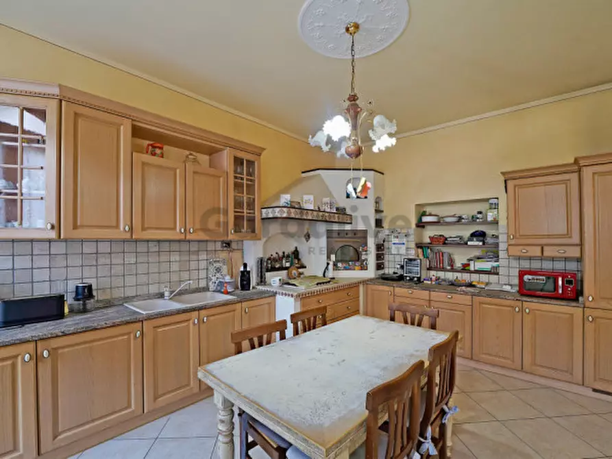 Immagine 17 di Palazzo in vendita  in Via Garibaldi a Toscolano-Maderno