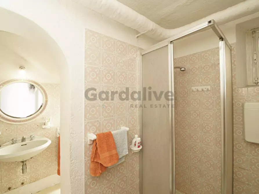 Immagine 36 di Villa in vendita  in Via Moretto 3 a Toscolano-Maderno