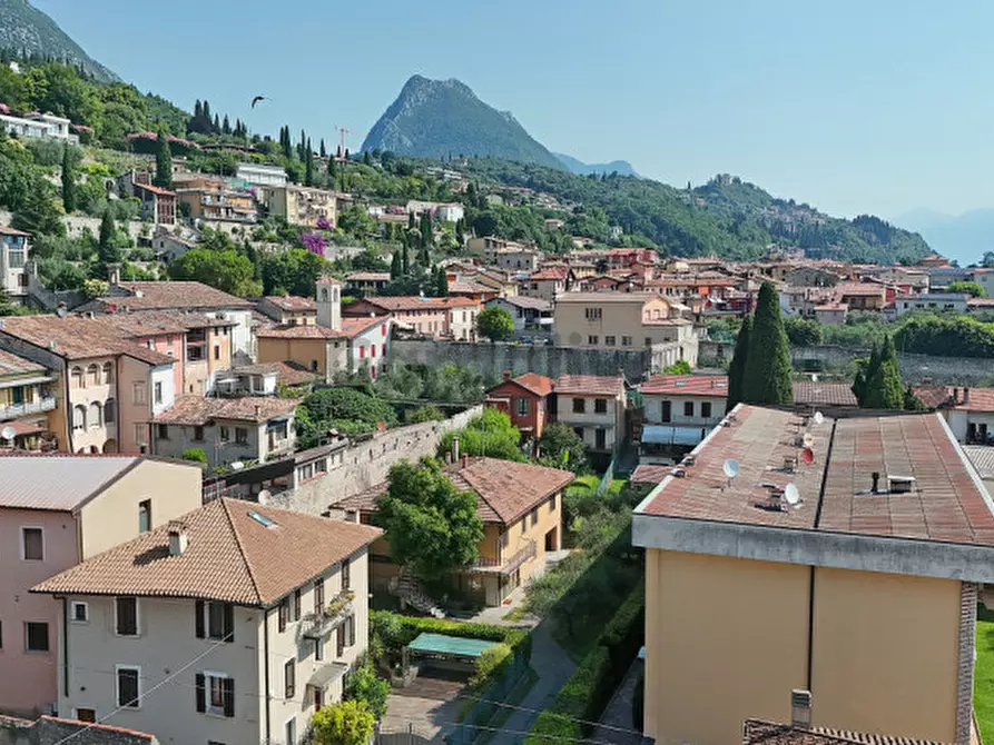 Immagine 46 di Villa in vendita  in Via Moretto 3 a Toscolano-Maderno
