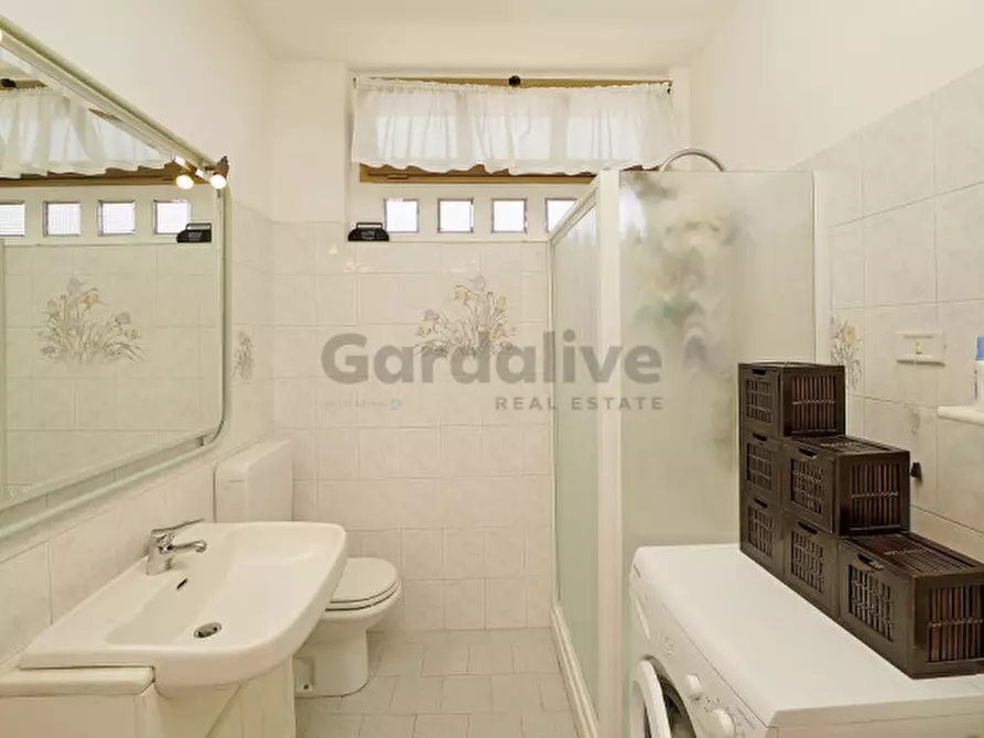 Immagine 15 di Casa bifamiliare in vendita  in Via Carducci a Toscolano-Maderno