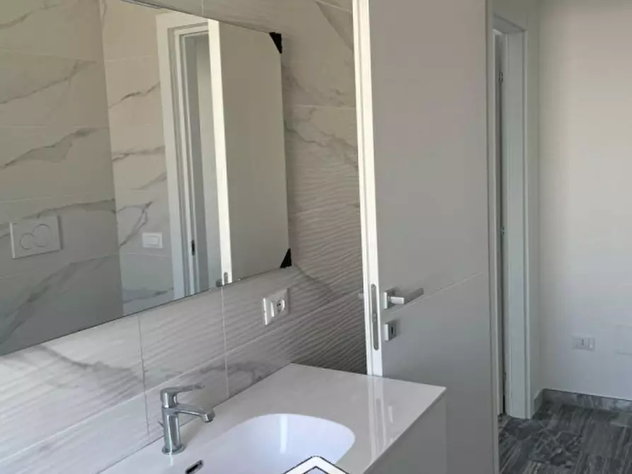 Immagine 29 di Appartamento in vendita  in via Matteo Renato Imbriani 56 a Lecce