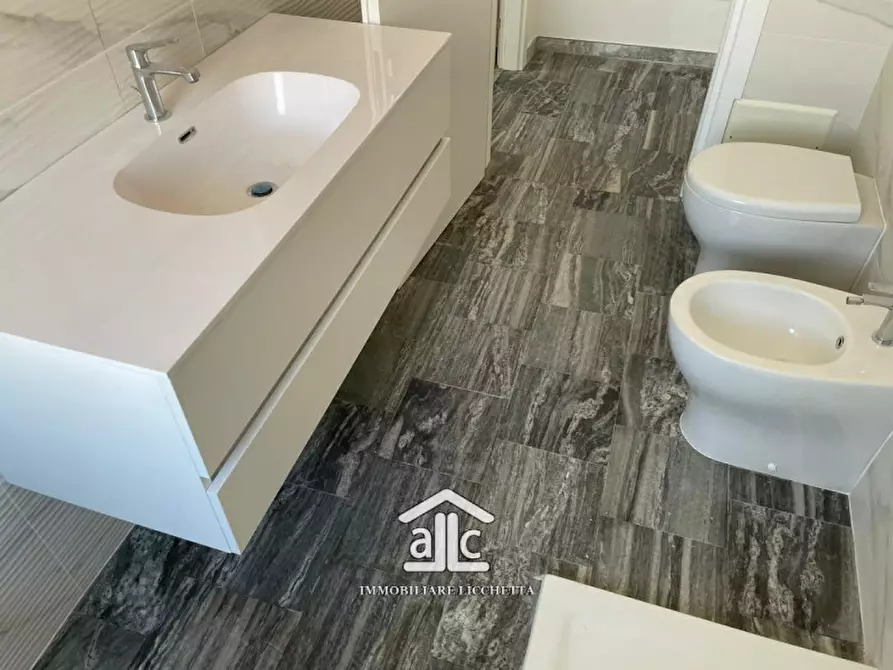 Immagine 27 di Appartamento in vendita  in via Matteo Renato Imbriani 56 a Lecce