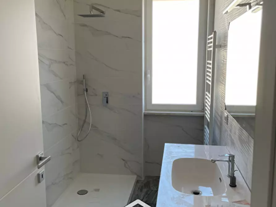 Immagine 38 di Appartamento in vendita  in via Matteo Renato Imbriani 56 a Lecce