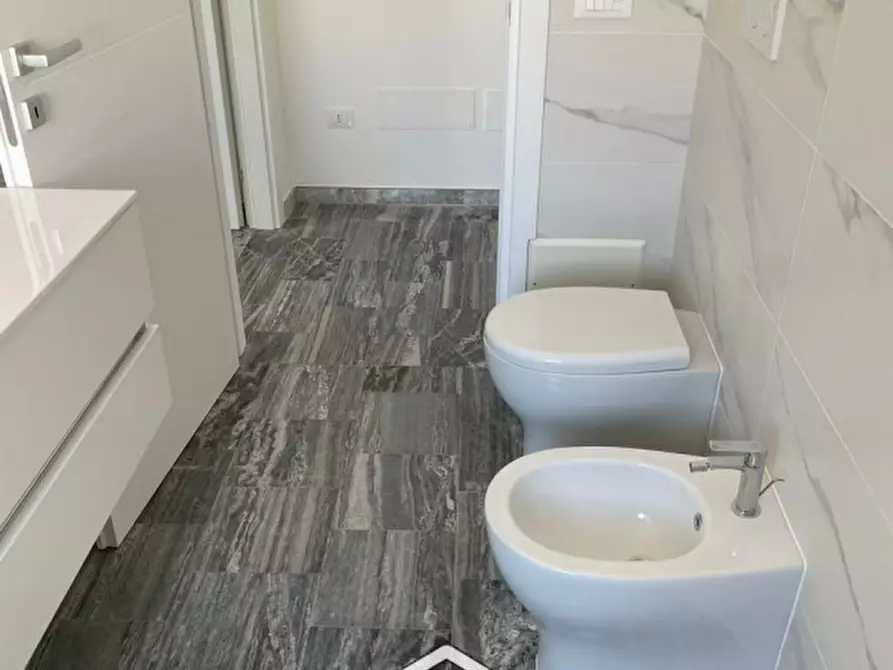 Immagine 52 di Appartamento in vendita  in via Matteo Renato Imbriani 56 a Lecce