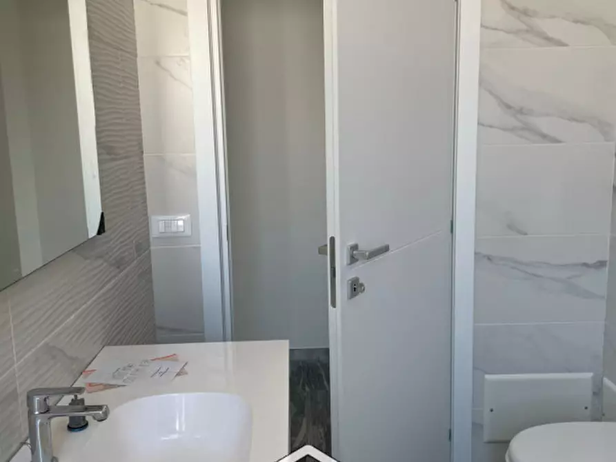 Immagine 58 di Appartamento in vendita  in via Matteo Renato Imbriani 56 a Lecce