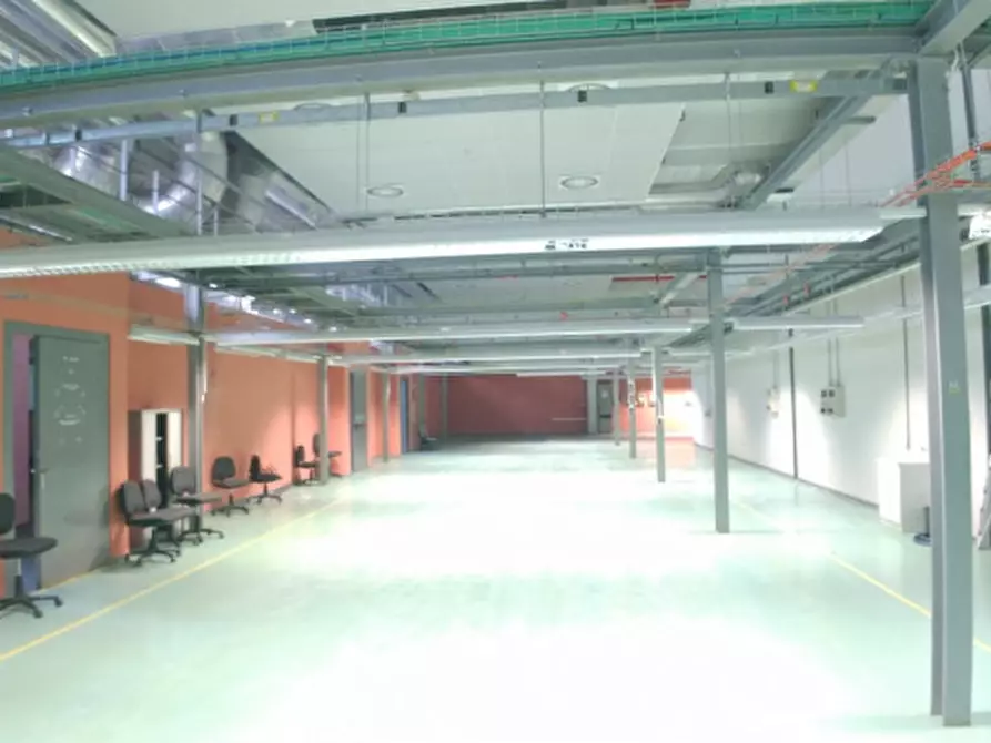 Immagine 3 di Laboratorio in affitto  in VIA CAMPANIA a Monza