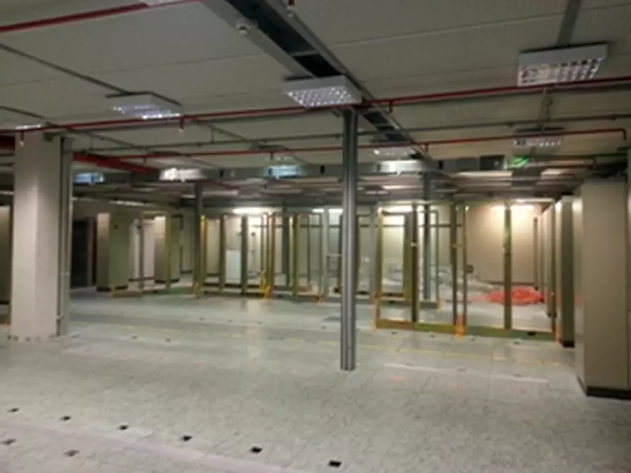 Immagine 10 di Laboratorio in affitto  in VIA CAMPANIA a Monza