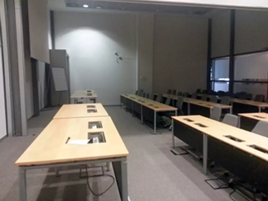 Immagine 13 di Laboratorio in affitto  in VIA CAMPANIA a Monza