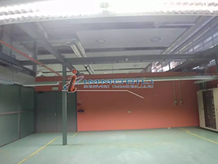 Immagine 2 di Laboratorio in affitto  in VIA CAMPANIA a Monza