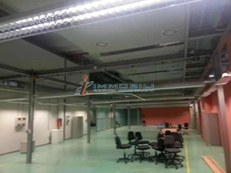 Immagine 9 di Laboratorio in affitto  in VIA CAMPANIA a Monza