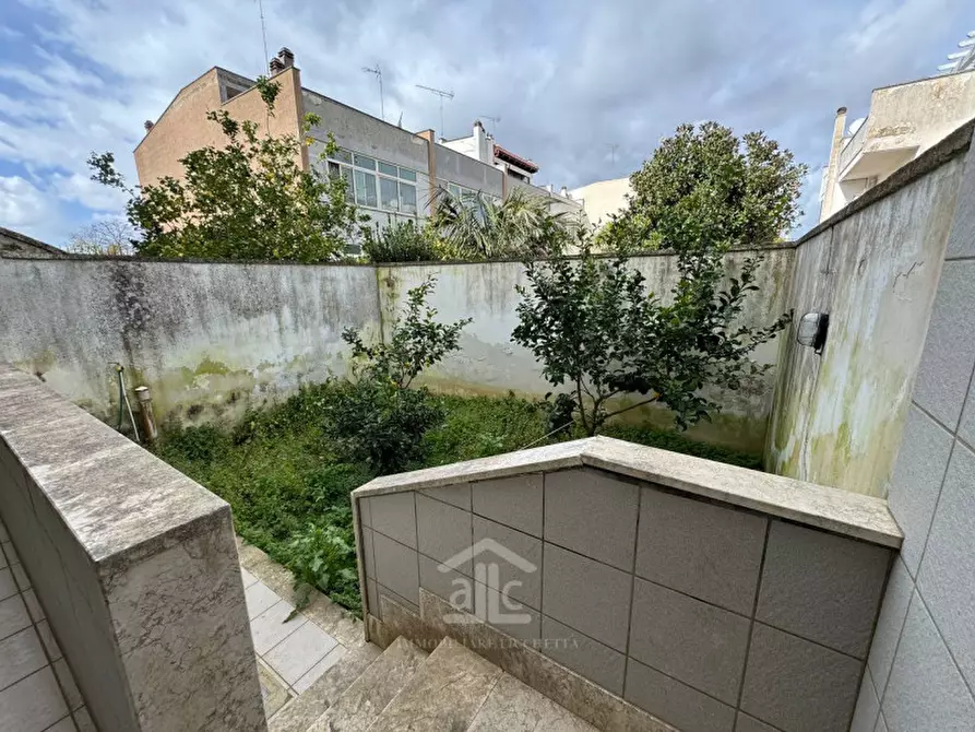 Immagine 46 di Villetta a schiera in vendita  in Via Salvo D'Acquisto 10 a Lecce