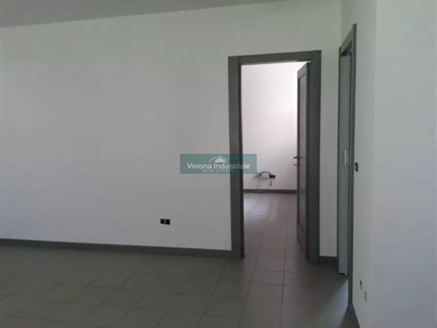 Immagine 1 di Ufficio in vendita  in Via C.a.dalla Chiesa, 1 a Pescantina