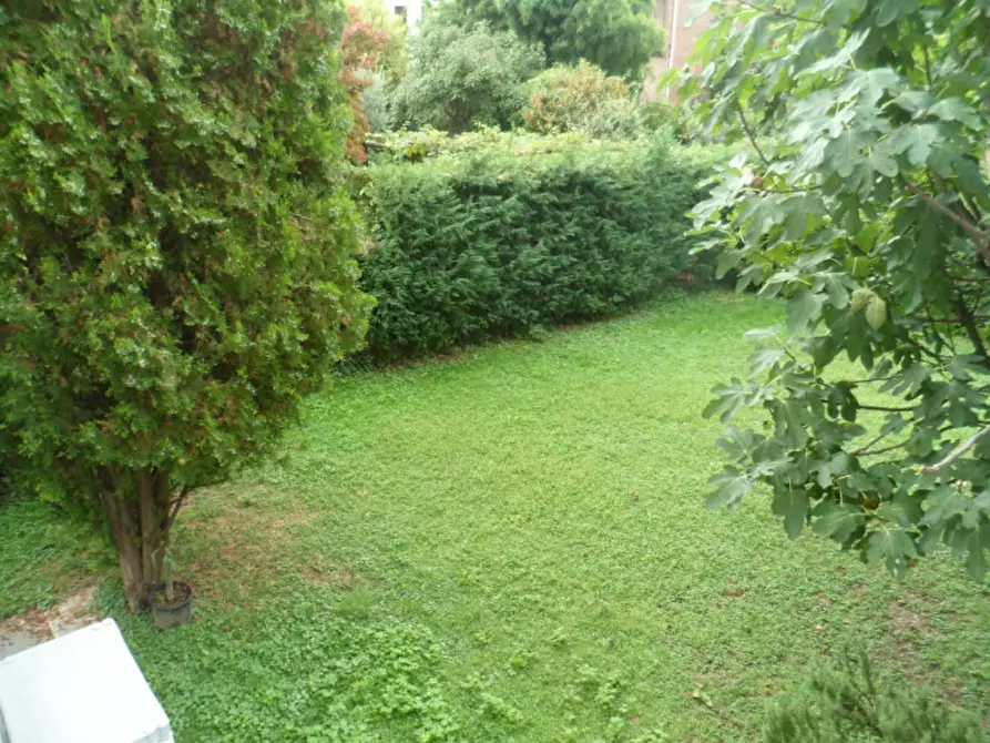 Immagine 16 di Villa in vendita  in giovanni miglioranza a Vicenza