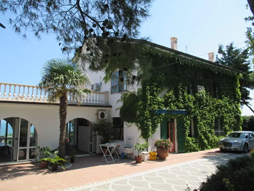 Immagine 2 di Casa indipendente in vendita  a Senigallia