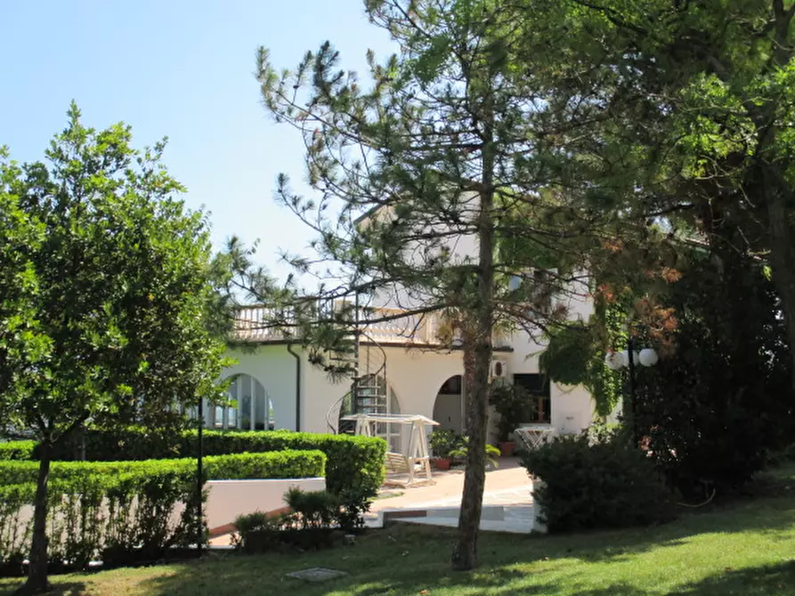 Immagine 12 di Casa indipendente in vendita  a Senigallia