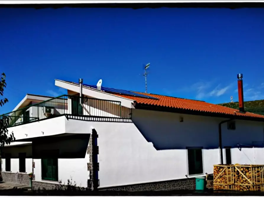 Immagine 1 di Villa in vendita  in VIA MASACCIO , 9 a Eboli