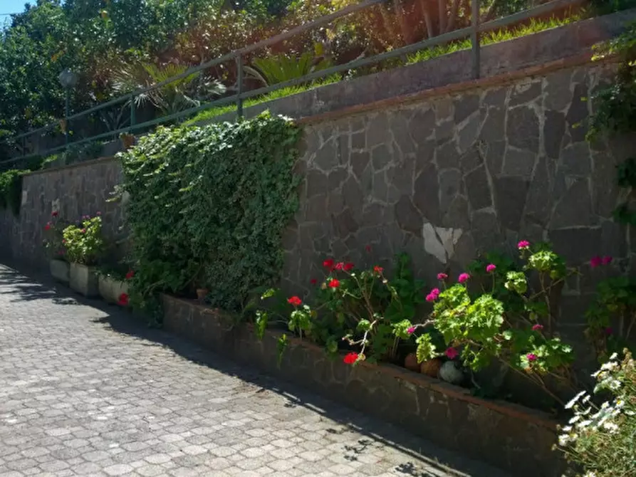 Immagine 10 di Villa in vendita  in VIA MASACCIO , 9 a Eboli