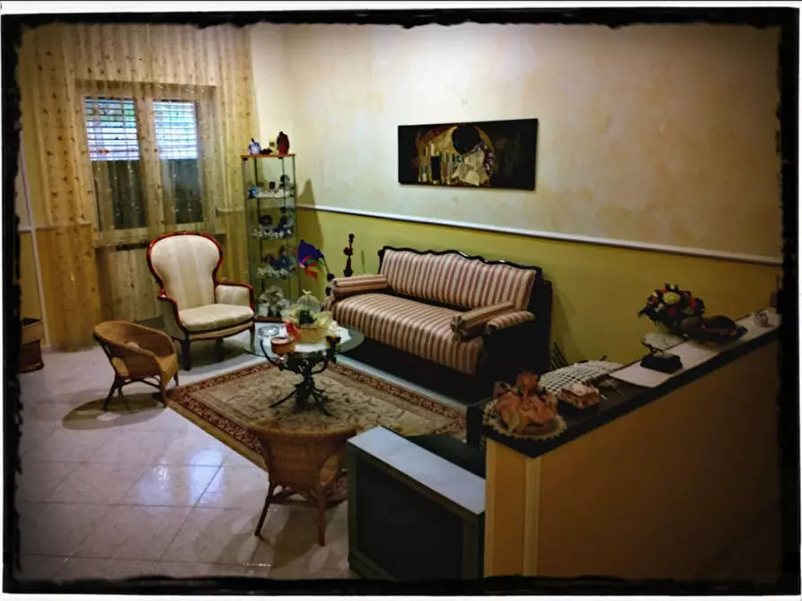 Immagine 21 di Villa in vendita  in VIA MASACCIO , 9 a Eboli